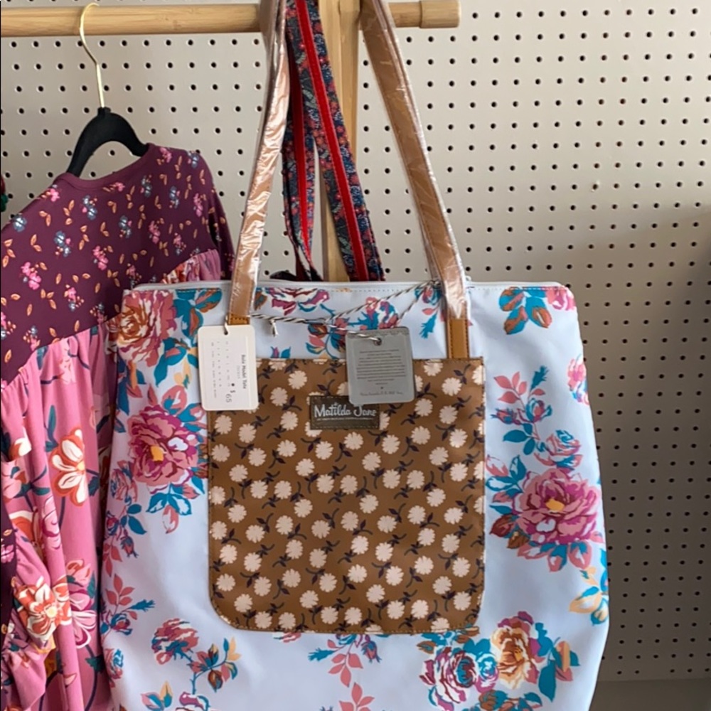 Role model tote